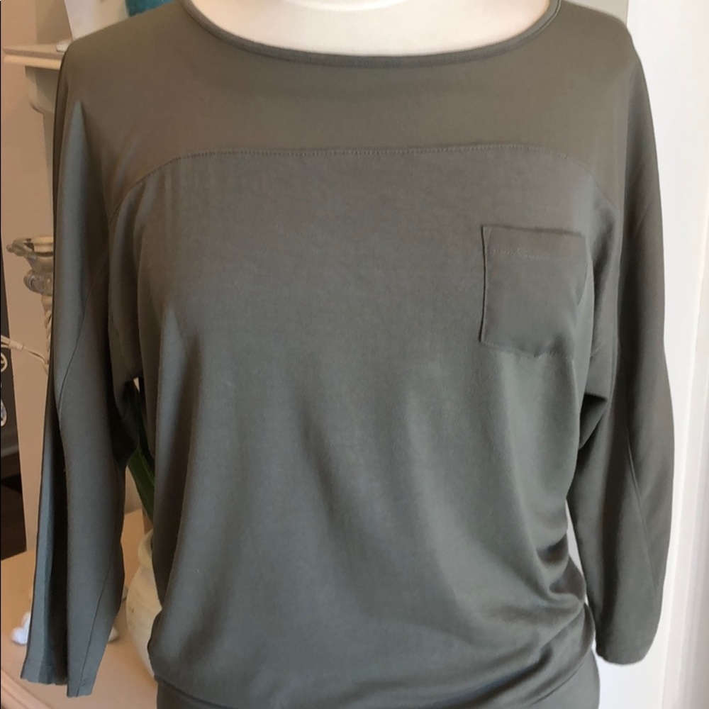 CHICO’S ARMY GREEN TOP